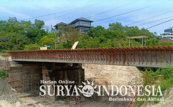 Proyek pelebaran dan peninggian Jembatan Kutuh-Alas Arum di Kecamatan Kuta Selatan, Badun memasuki tahap akhir dengan progres hampir mencapai 90 persen. 