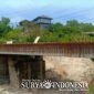 Proyek pelebaran dan peninggian Jembatan Kutuh-Alas Arum di Kecamatan Kuta Selatan, Badun memasuki tahap akhir dengan progres hampir mencapai 90 persen. 